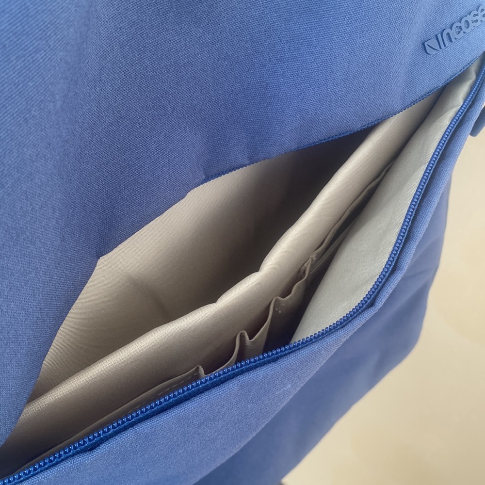 Incase Backpack (Color: Blue) - Picture 7 of 9